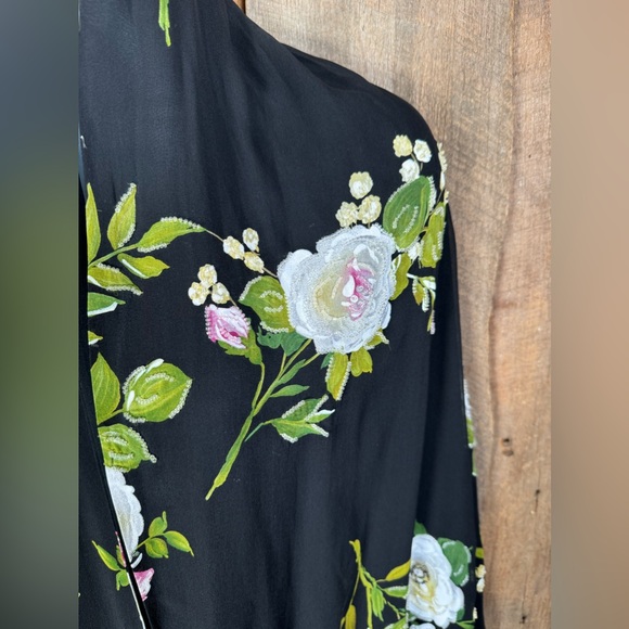 Floral Blac Wrap with Fringe - Picture 4 of 11